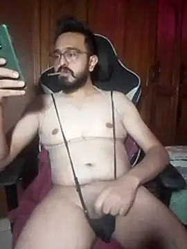 freakkydessi online show from June 24, 8:33 pm