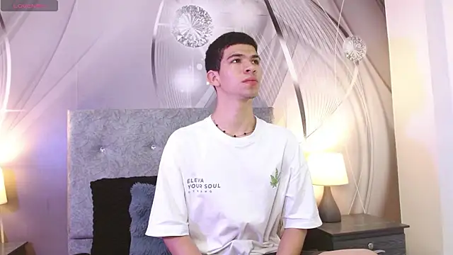 Dilan Femboy online show from June 18, 2:33 pm