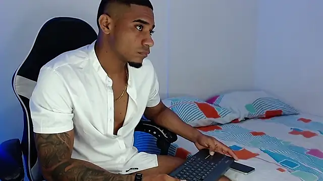 Karl Jensennxx online show from July 19, 3:12 am