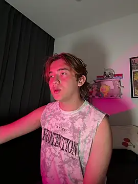 sweet boyyy1 online show from August 6, 2:50 am