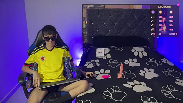 Last alex online show from July 4, 2:03 am