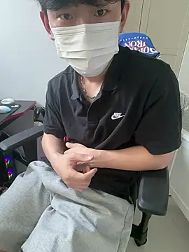 kr hotguy1 online show from July 8, 12:25 am