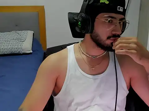 Thiagox2002 online show from July 21, 1:40 am