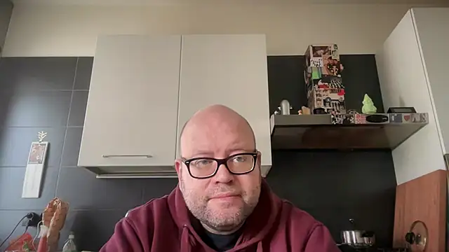 theitalianbear online show from November 20, 1:21 pm