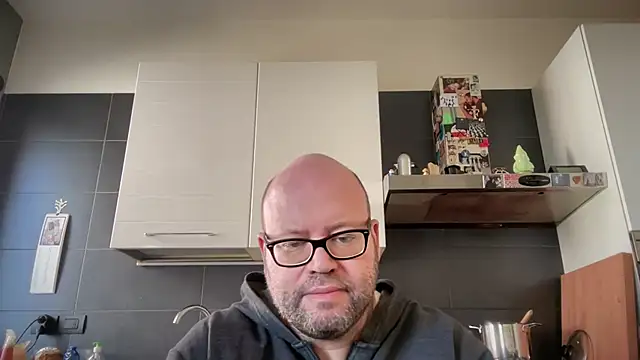 theitalianbear online show from October 4, 11:48 am