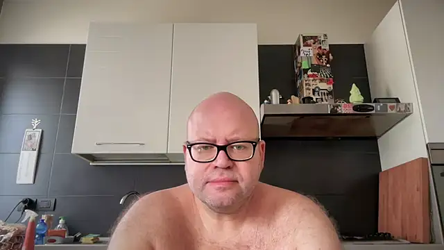 theitalianbear online show from September 23, 11:31 am