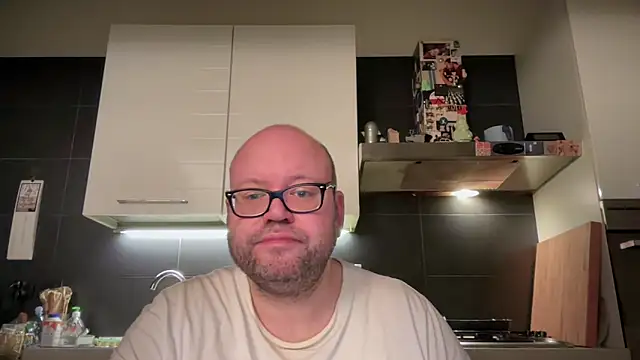 theitalianbear online show from February 14, 4:26 am