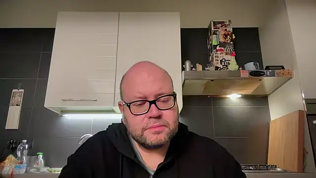 theitalianbear online show from December 6, 11:58 pm