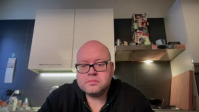 theitalianbear online show from February 6, 6:18 am