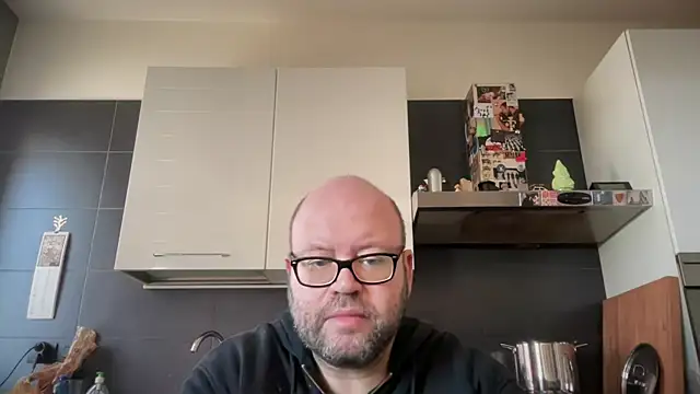 theitalianbear online show from October 10, 8:30 am