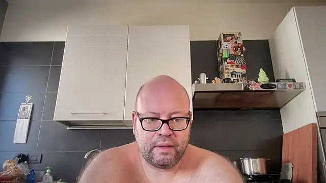 theitalianbear online show from September 12, 12:05 pm