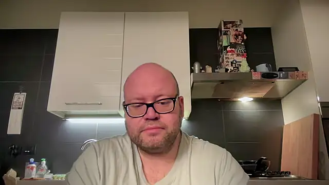 theitalianbear online show from February 13, 5:33 pm