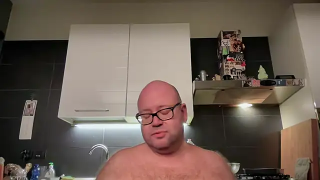 theitalianbear online show from September 25, 9:35 pm