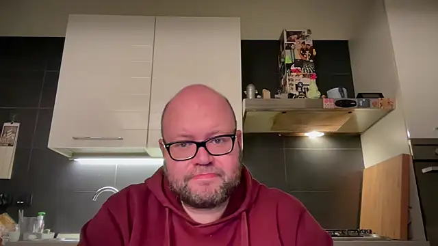 theitalianbear online show from December 10, 5:33 pm