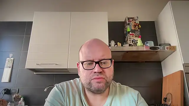 theitalianbear online show from December 2, 12:27 pm