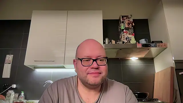 theitalianbear online show from February 7, 3:02 am