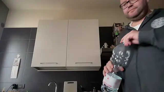 theitalianbear online show from October 2, 10:08 am