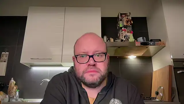 theitalianbear online show from December 14, 3:51 am