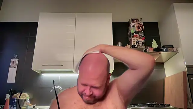 theitalianbear online show from September 14, 5:26 pm