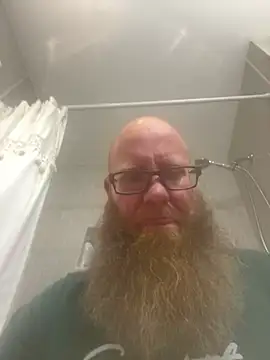 Snapshot of Stupidthick6 chatting on December 6, 12:16 pm Stupidthick6 online show from December 6, 12:16 pm