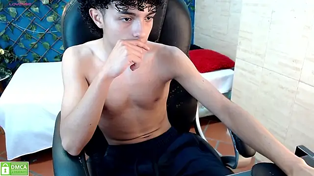 Curly Phillip online show from July 29, 8:41 pm