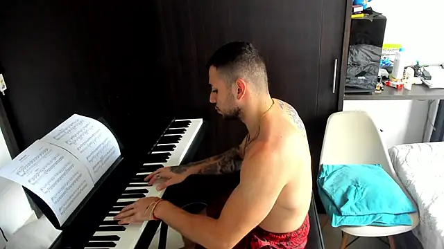 logan smith online show from January 18, 7:49 pm