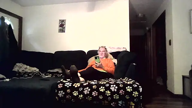 Snapshot of Sweet_Sexy1963 chatting on October 10, 2:00 pm Sweet Sexy1963 online show from October 10, 2:00 pm