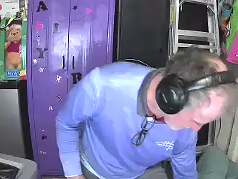 Snapshot of Sweet_Sexy1963 chatting on December 28, 1:39 am Sweet Sexy1963 online show from December 28, 1:39 am