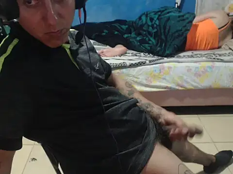 ElliotVqz182 online show from July 6, 7:05 am