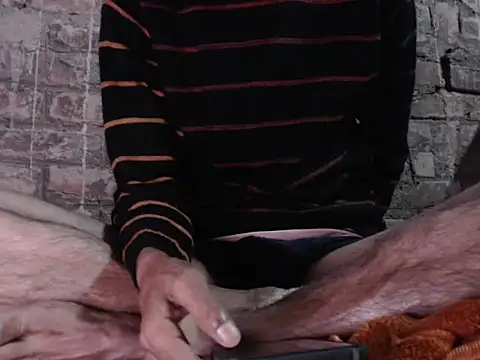 Snapshot of ThethunderPo chatting on December 27, 3:06 pm ThethunderPo online show from December 27, 3:06 pm