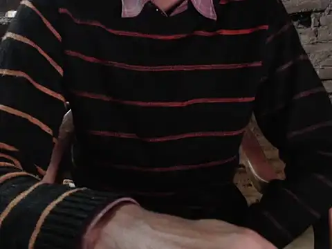 Snapshot of ThethunderPo chatting on December 18, 3:26 am ThethunderPo online show from December 18, 3:26 am