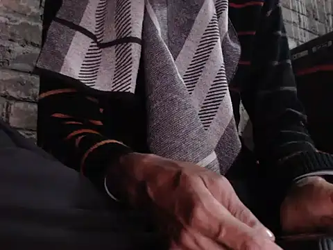 Snapshot of ThethunderPo chatting on December 26, 2:48 pm ThethunderPo online show from December 26, 2:48 pm