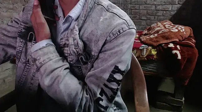 Snapshot of ThethunderPo chatting on December 10, 2:50 pm ThethunderPo online show from December 10, 2:50 pm