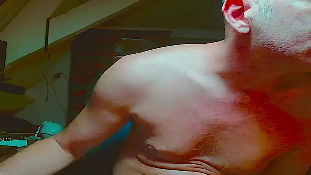 maxhard77 online show from November 15, 10:56 pm