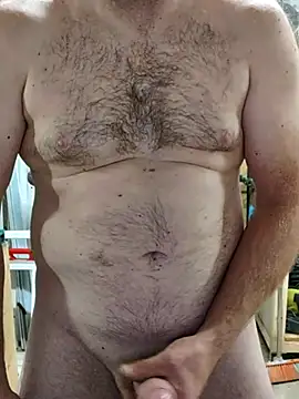 Snapshot of IronedTitan chatting on October 13, 1:33 am IronedTitan online show from October 13, 1:33 am