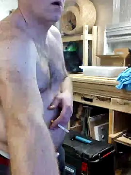 Snapshot of IronedTitan chatting on December 17, 12:45 am IronedTitan online show from December 17, 12:45 am