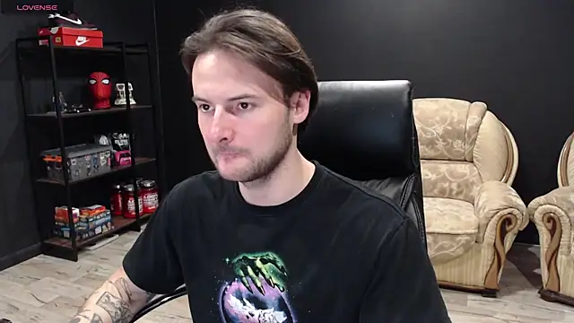 Snapshot of MihasikD chatting on December 11, 1:00 pm MihasikD online show from December 11, 1:00 pm