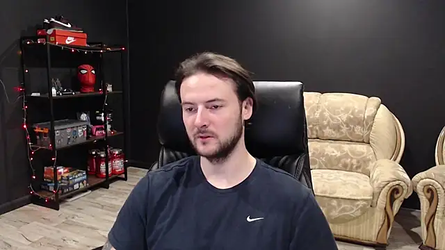 Snapshot of MihasikD chatting on December 23, 9:49 am MihasikD online show from December 23, 9:49 am