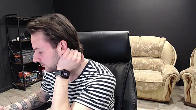 Snapshot of MihasikD chatting on January 25, 3:41 pm MihasikD online show from January 25, 3:41 pm