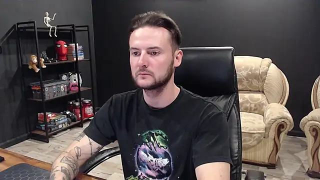 Snapshot of MihasikD chatting on October 17, 4:55 pm MihasikD online show from October 17, 4:55 pm