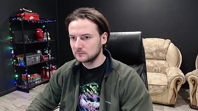 Snapshot of MihasikD chatting on December 15, 9:45 am MihasikD online show from December 15, 9:45 am