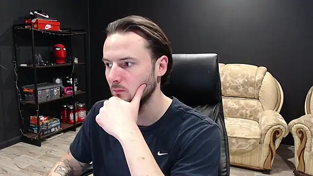 Snapshot of MihasikD chatting on December 20, 10:27 am MihasikD online show from December 20, 10:27 am