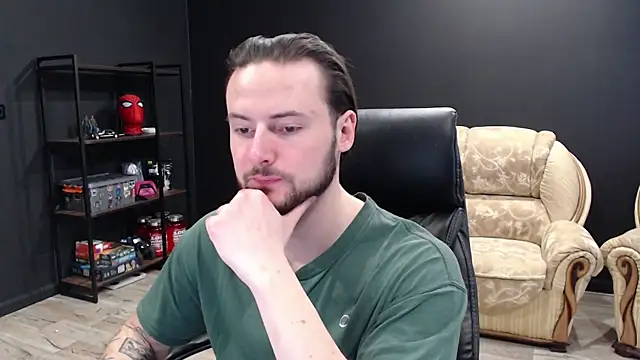 Snapshot of MihasikD chatting on February 13, 1:05 pm MihasikD online show from February 13, 1:05 pm