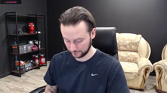 Snapshot of MihasikD chatting on February 18, 1:11 pm MihasikD online show from February 18, 1:11 pm