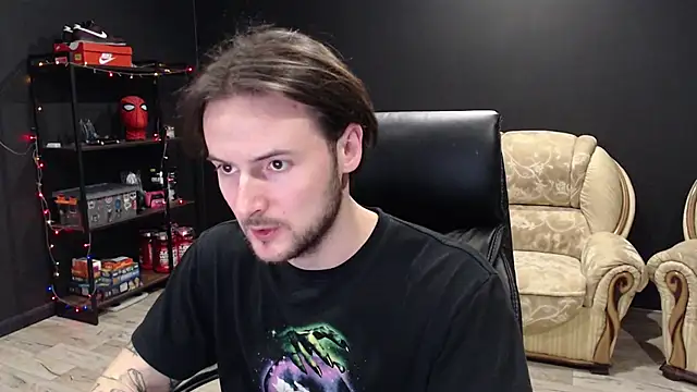 Snapshot of MihasikD chatting on December 19, 5:29 pm MihasikD online show from December 19, 5:29 pm