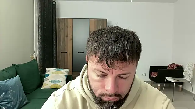 Snapshot of AlphaSparks chatting on December 12, 3:54 am AlphaSparks online show from December 12, 3:54 am