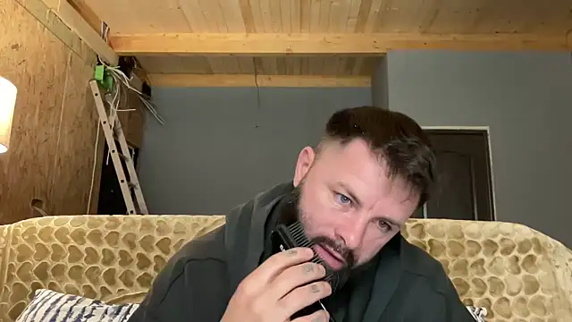 Snapshot of AlphaSparks chatting on October 22, 3:10 am AlphaSparks online show from October 22, 3:10 am