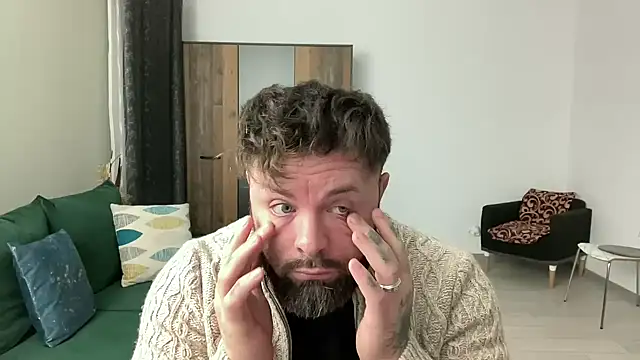 Snapshot of AlphaSparks chatting on January 6, 3:53 am AlphaSparks online show from January 6, 3:53 am