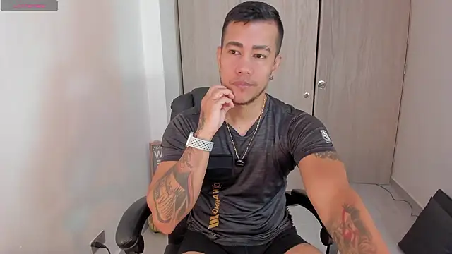 CRAZYBOYLOVE online show from February 9, 2:00 pm