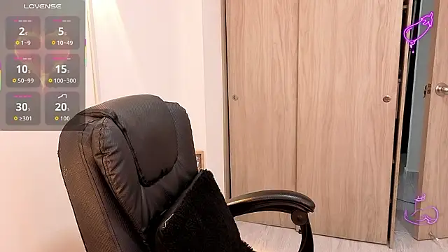 CRAZYBOYLOVE online show from February 13, 12:43 pm